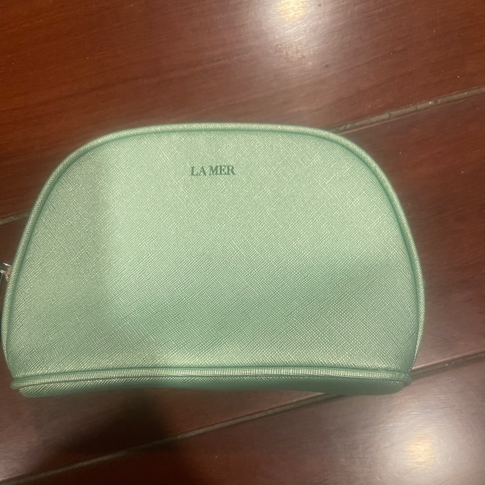 La Mer Light Green pouch